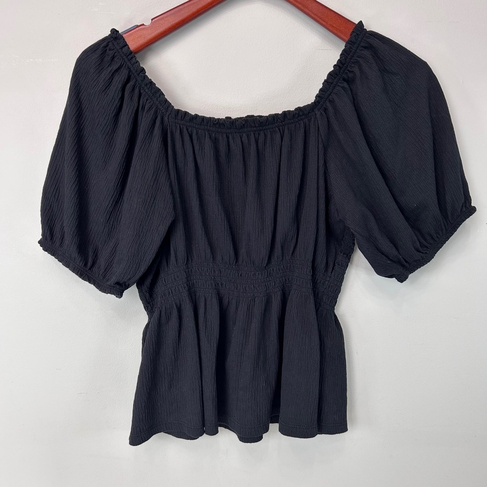 Old Navy Puff Sleeve Blouse Womens Medium Black Excellent Smocked Peplum Top - Picture 1 of 3